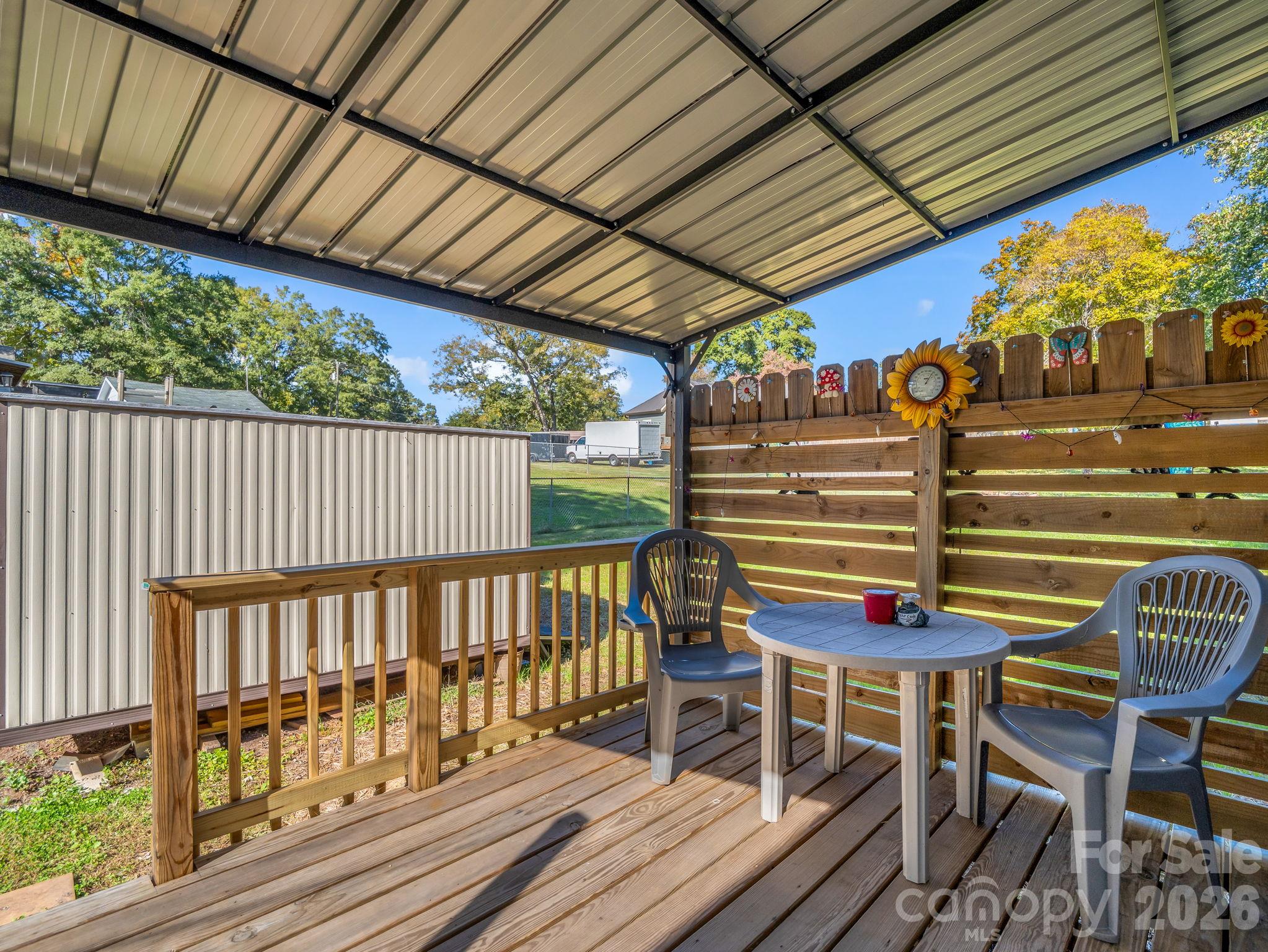 Covered side porch - 102 West Street, Ellenboro