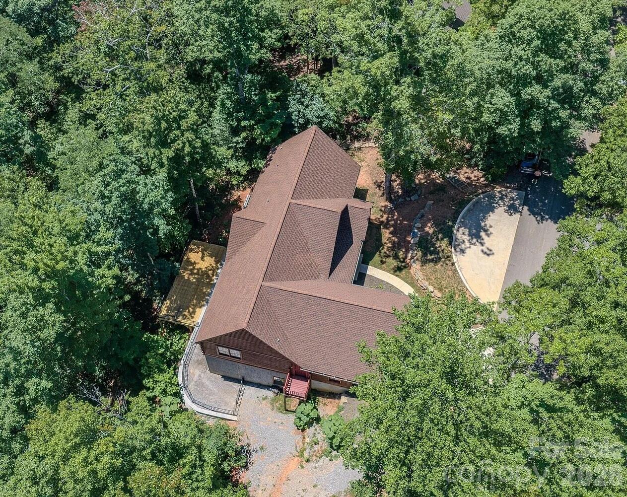 Single Family Residence at 231 Bluebird Road, Lake Lure, photo 9 of 39