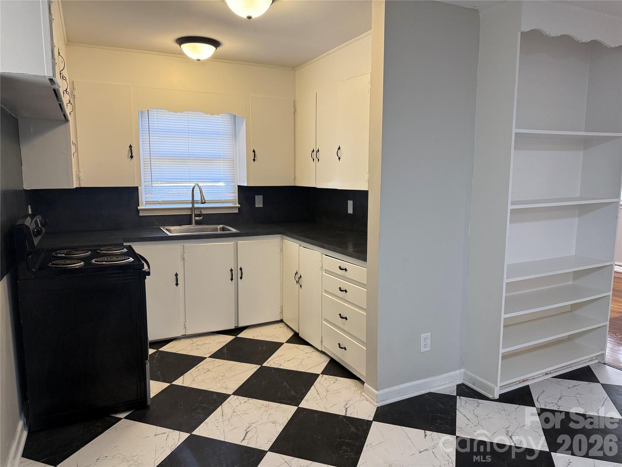 Single Family Residence at 1507 Poston Circle, Gastonia, photo 2 of 15