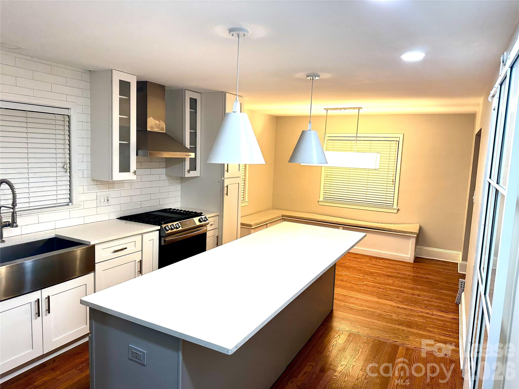 Single Family Residence at 2908 Shenandoah Avenue, Charlotte, photo 3 of 10