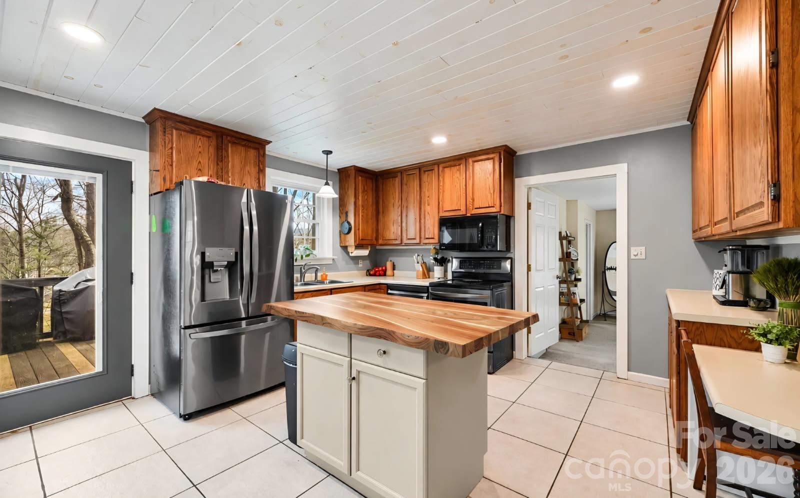 Single Family Residence at 6 Gun Flint Trail, Fletcher, photo 14 of 38