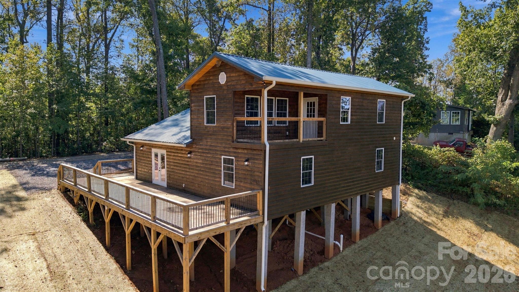 Single Family Residence at 3532 Dogwood Lane, Morganton, photo 3 of 36
