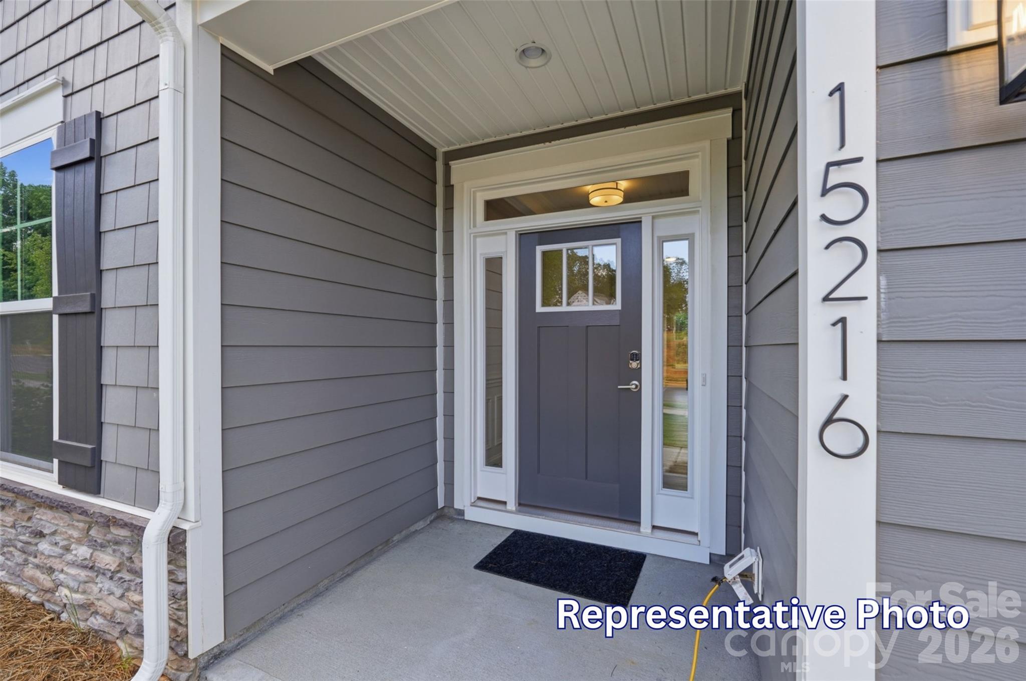 Single Family Residence at 13802 Yadkin River Drive, Huntersville, photo 4 of 37
