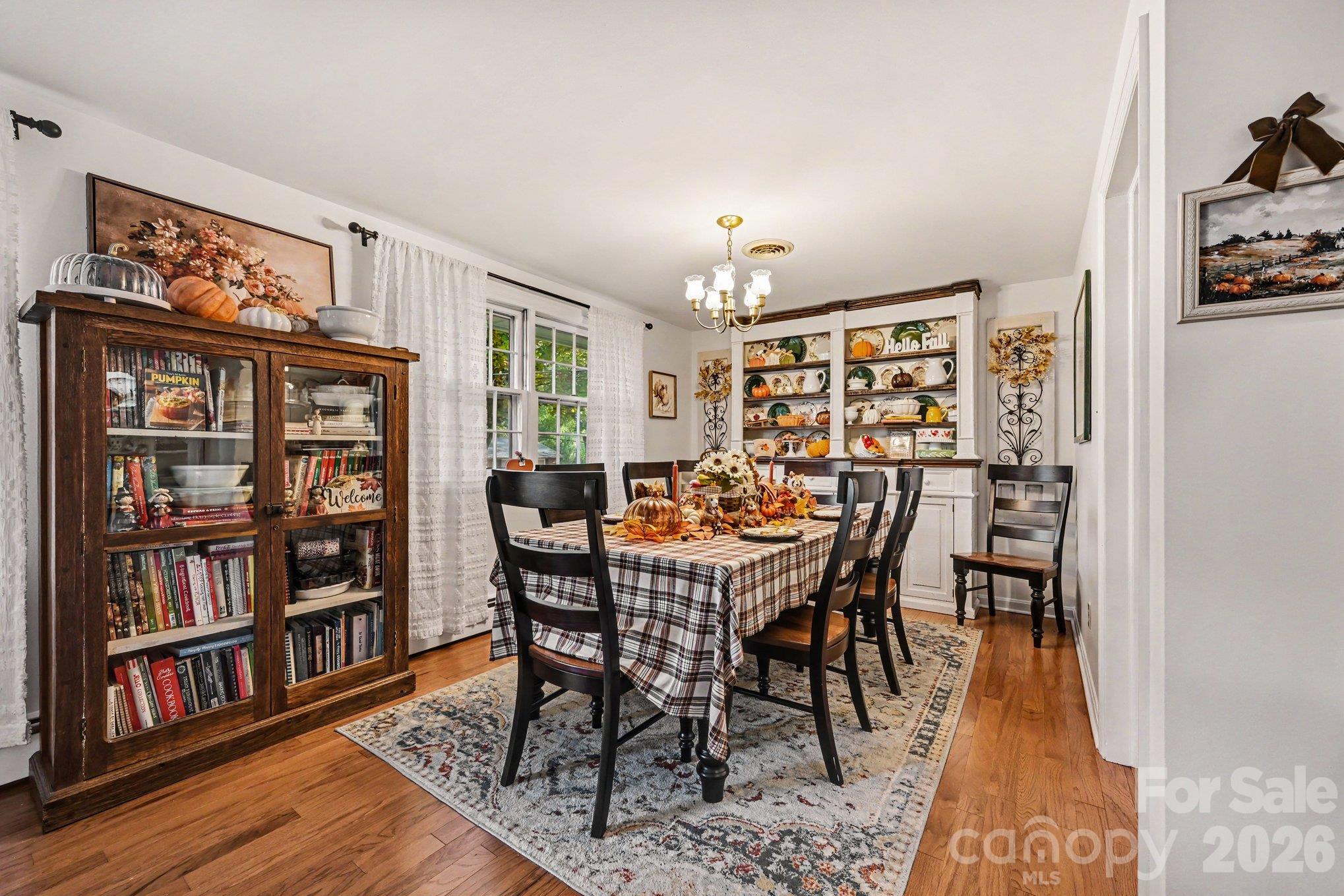 Single Family Residence at 604 12th Avenue NE, Hickory, photo 11 of 37