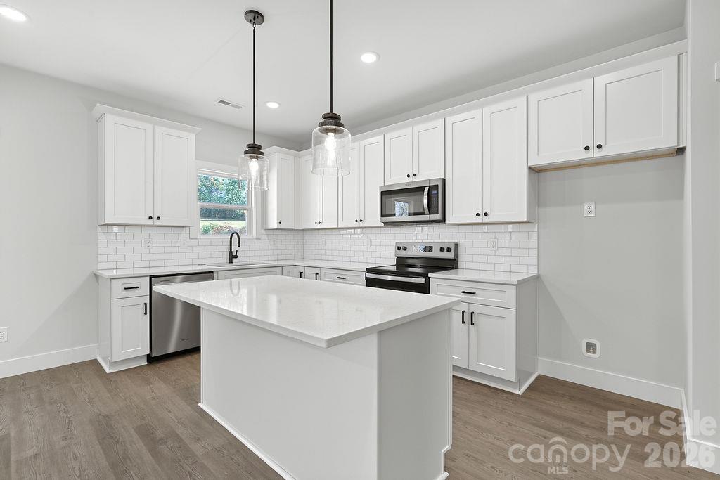 Single Family Residence at 707 Hillcrest Street NW, Lenoir, photo 7 of 28