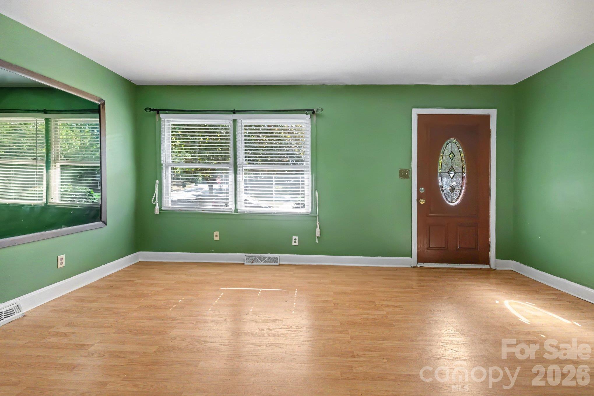 Single Family Residence at 2800 Parkmont Drive, Charlotte, photo 4 of 30