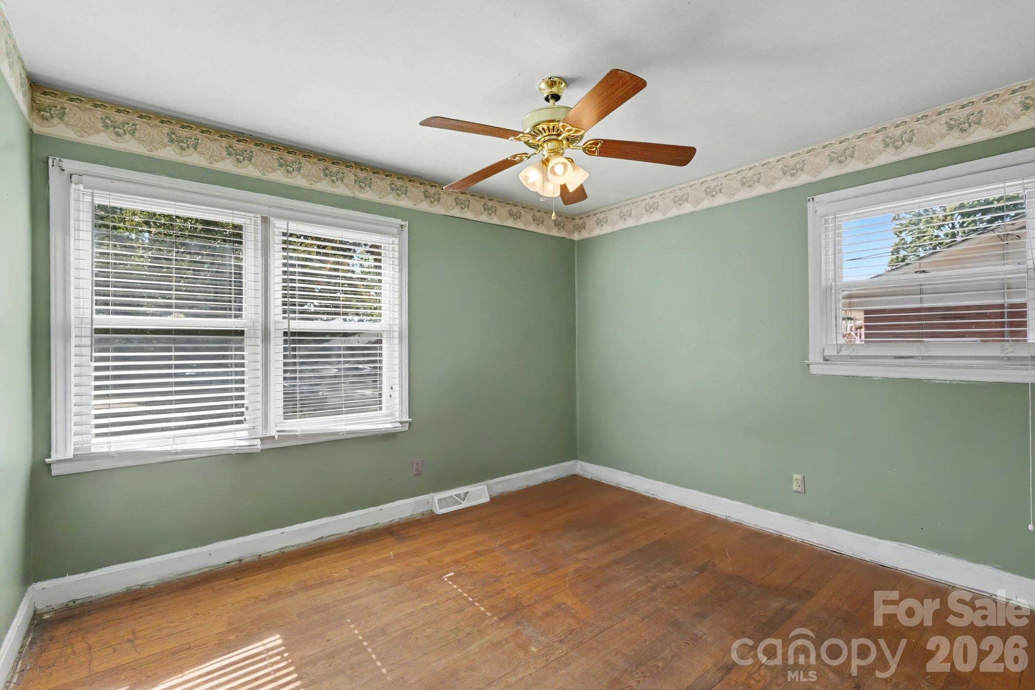 Single Family Residence at 2800 Parkmont Drive, Charlotte, photo 16 of 30
