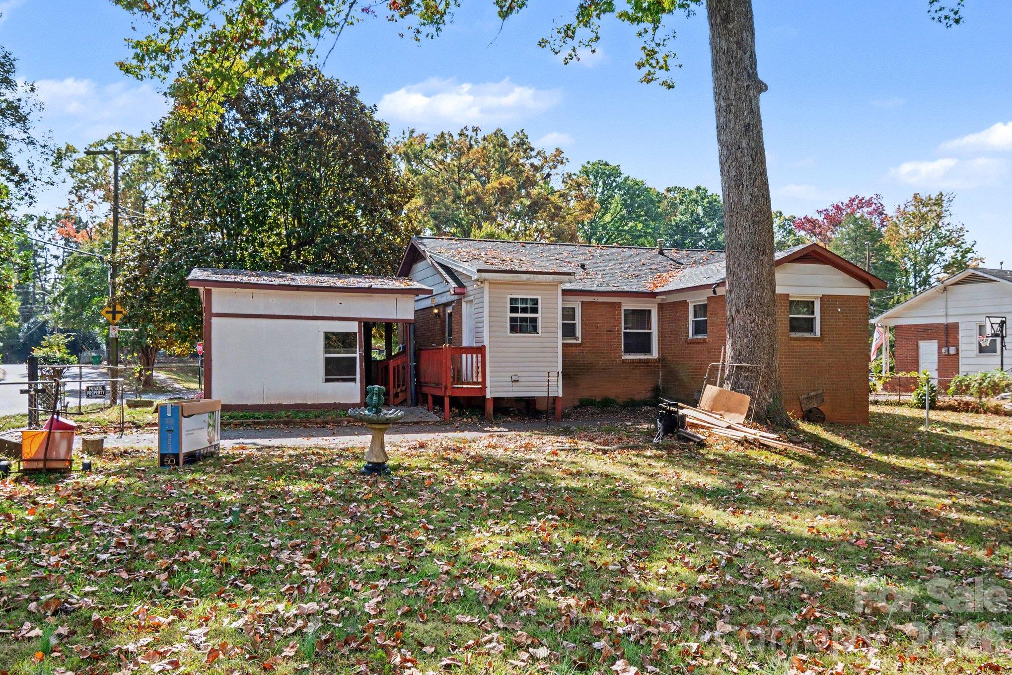 Single Family Residence at 2800 Parkmont Drive, Charlotte, photo 29 of 30