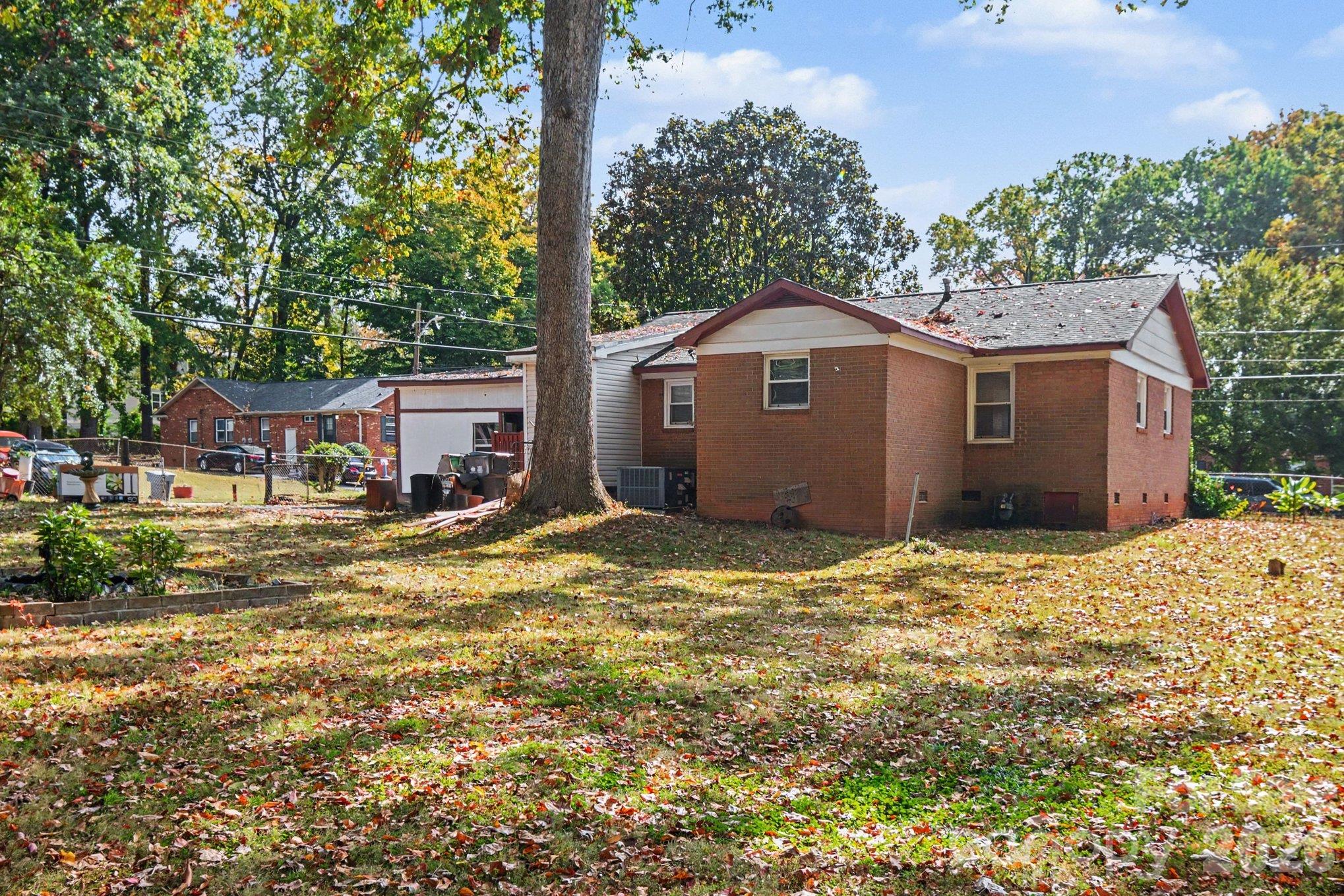 Single Family Residence at 2800 Parkmont Drive, Charlotte, photo 30 of 30