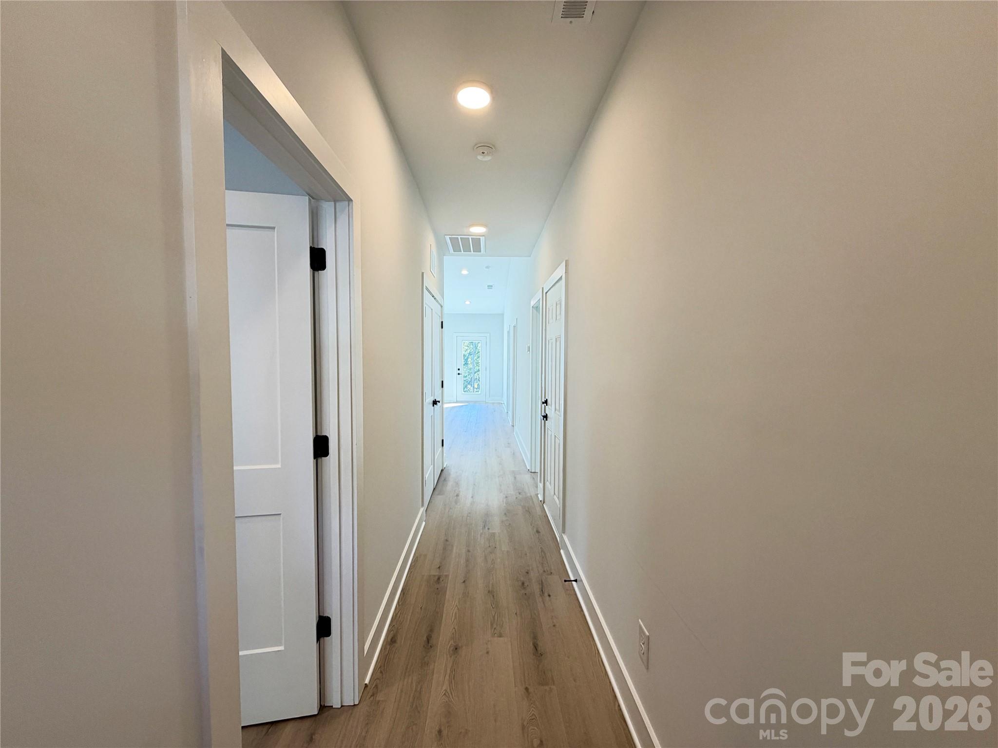 Single Family Residence at 330 S Davis Street, Dallas, photo 11 of 31