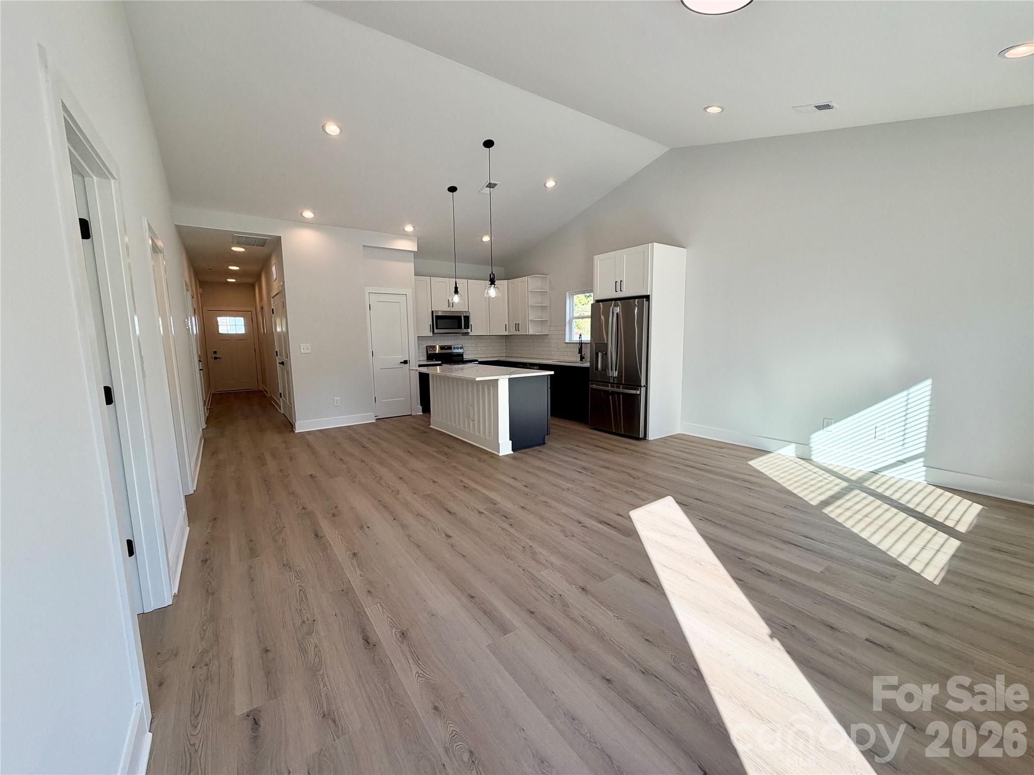 Single Family Residence at 330 S Davis Street, Dallas, photo 20 of 31
