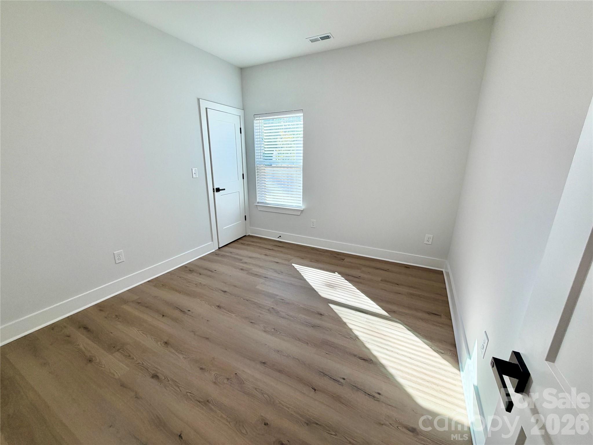 Single Family Residence at 330 S Davis Street, Dallas, photo 26 of 31