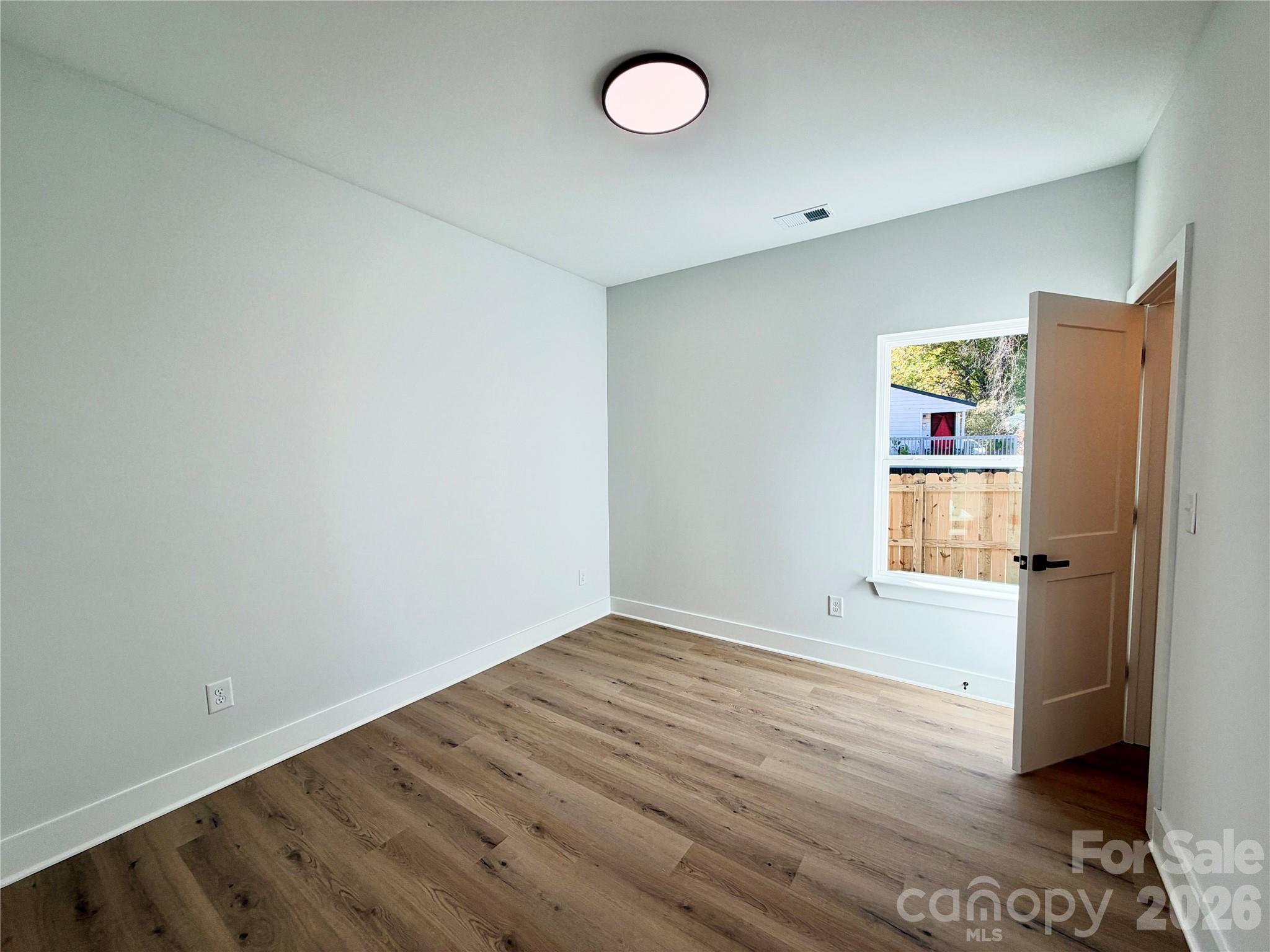 Single Family Residence at 330 S Davis Street, Dallas, photo 28 of 31