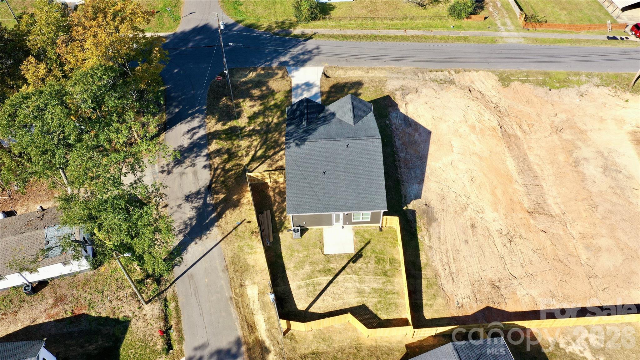 Single Family Residence at 330 S Davis Street, Dallas, photo 31 of 31