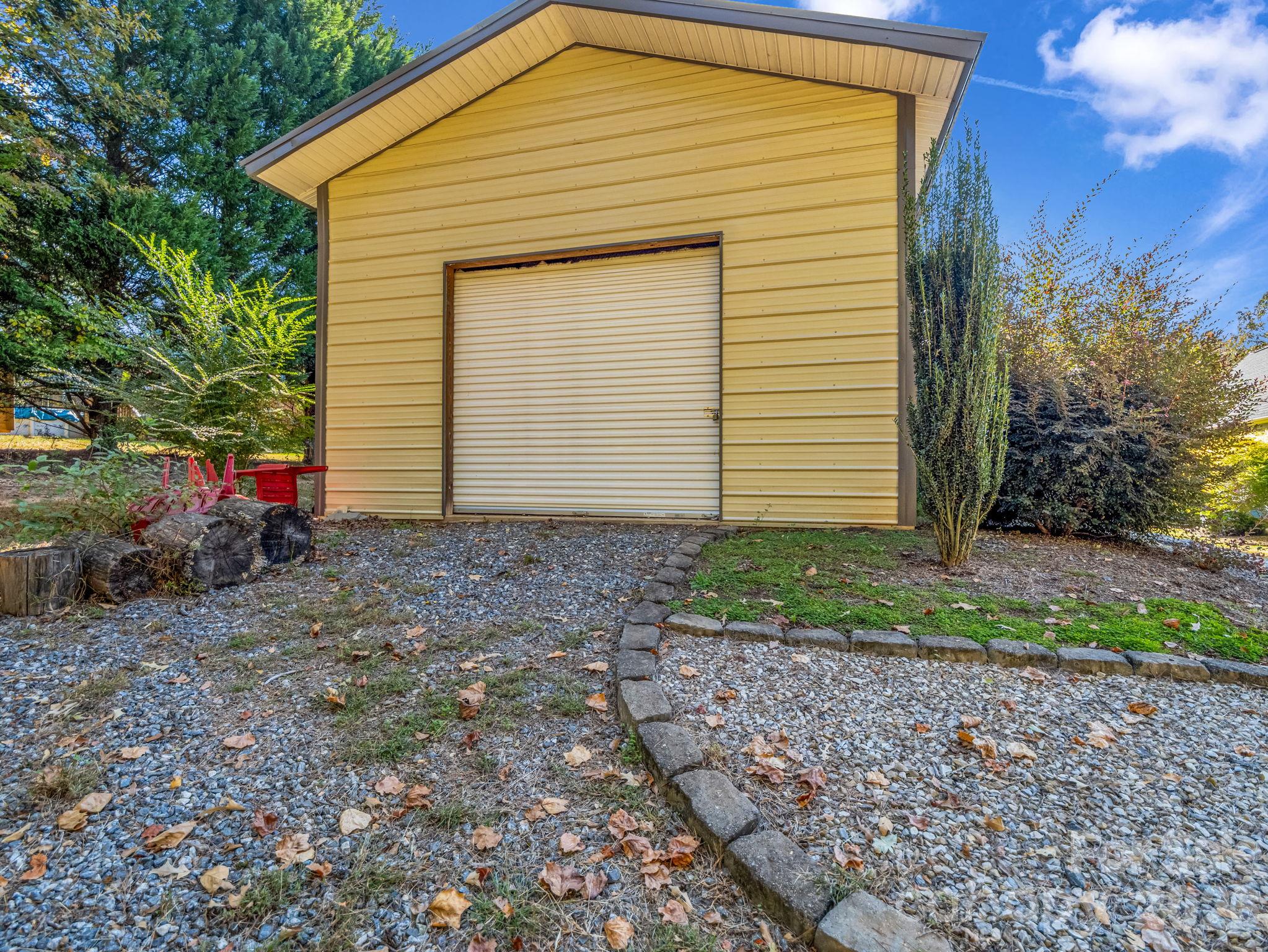 Single Family Residence at 212 Twin K Drive, Rutherfordton, photo 11 of 43