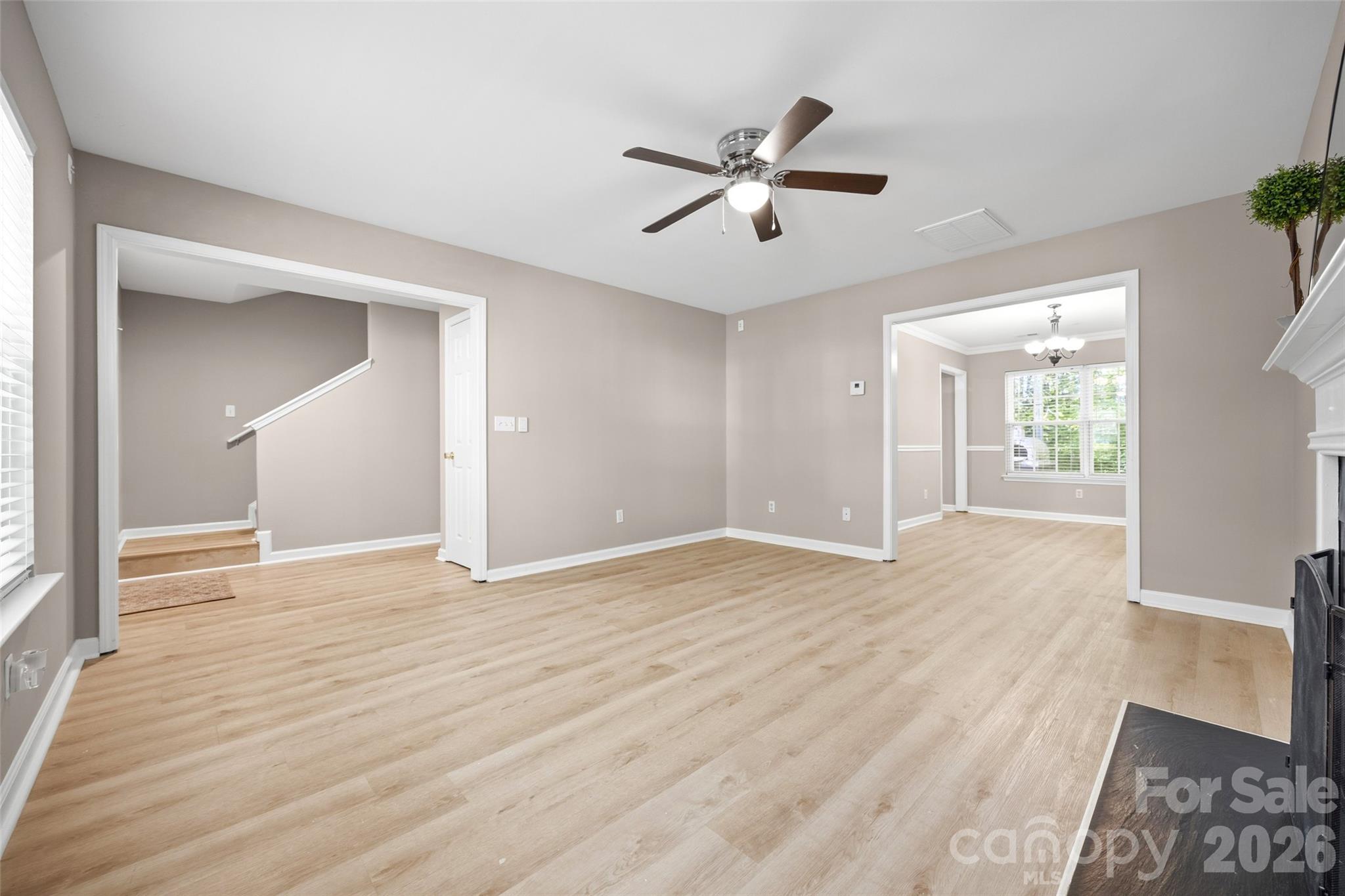 Single Family Residence at 1807 Endeavor Lane, Lake Wylie, photo 9 of 33