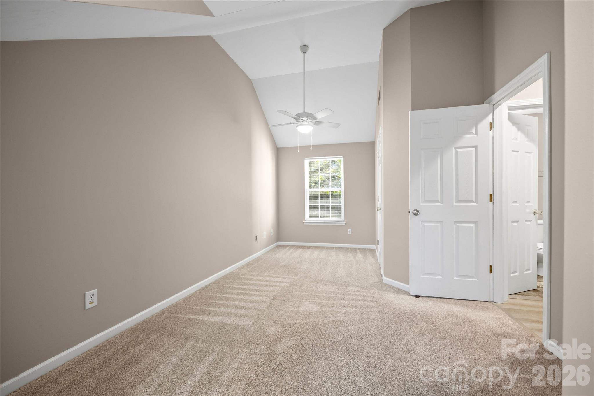 Single Family Residence at 1807 Endeavor Lane, Lake Wylie, photo 21 of 33