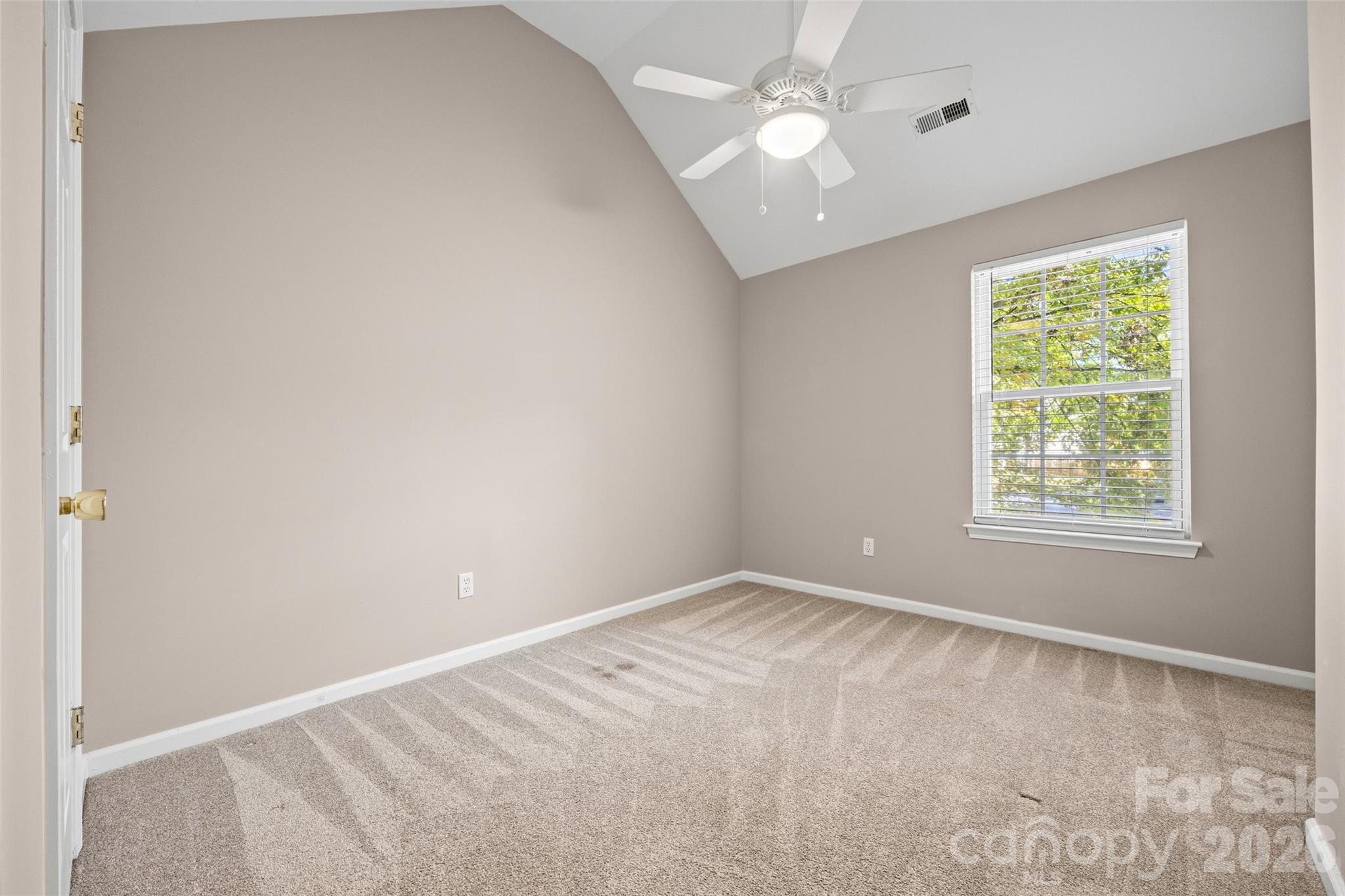 Single Family Residence at 1807 Endeavor Lane, Lake Wylie, photo 24 of 33
