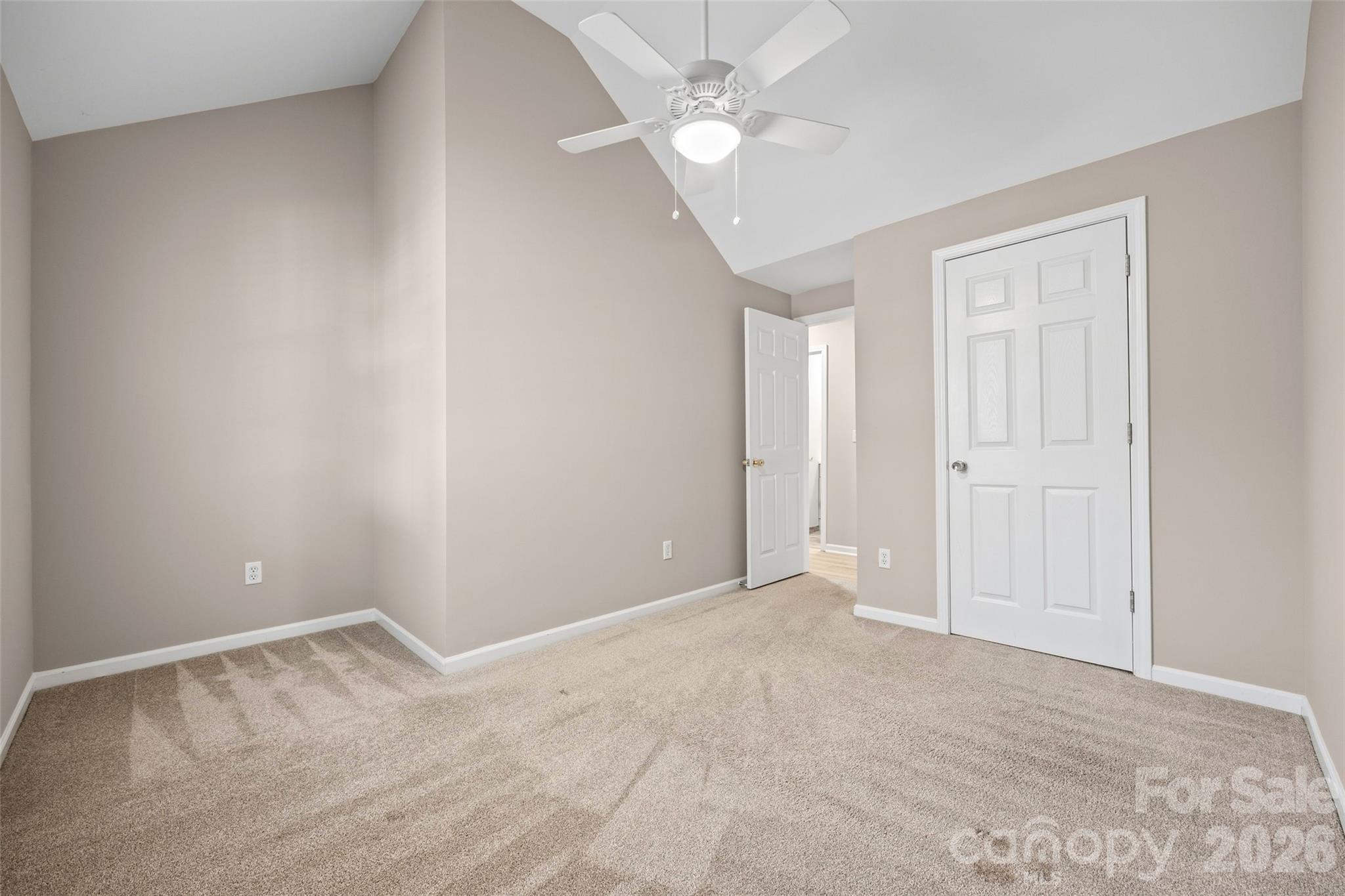 Single Family Residence at 1807 Endeavor Lane, Lake Wylie, photo 25 of 33