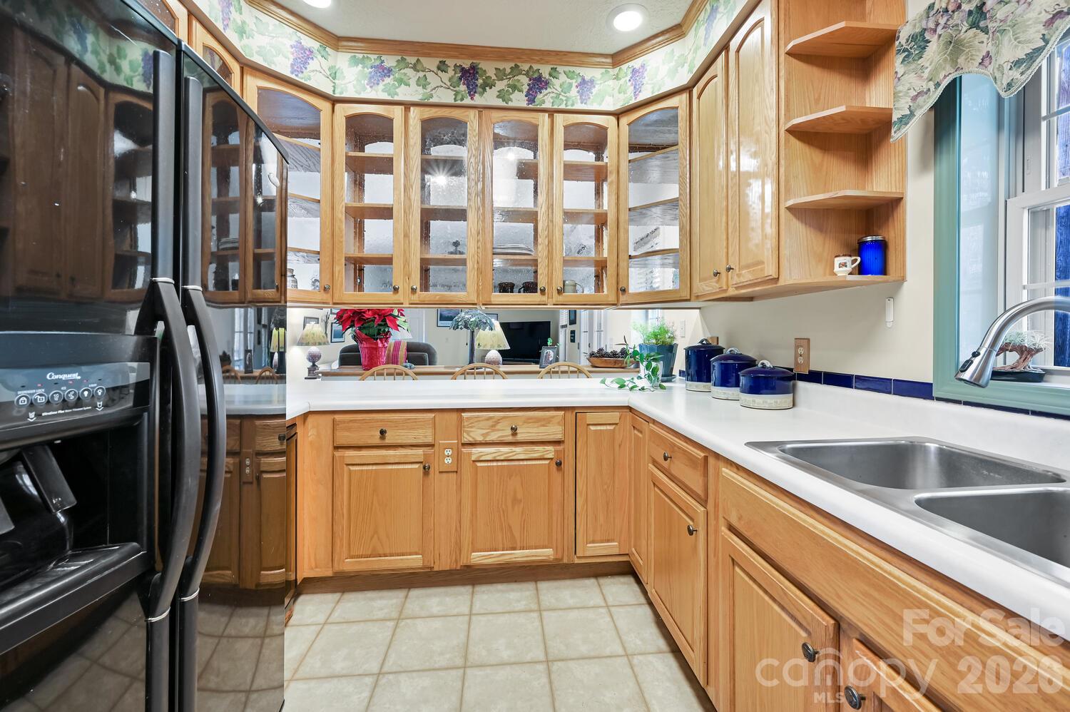 Kitchen with breakfast bar area opens to the living room - 2 Ruffed Grouse Drive, Weaverville