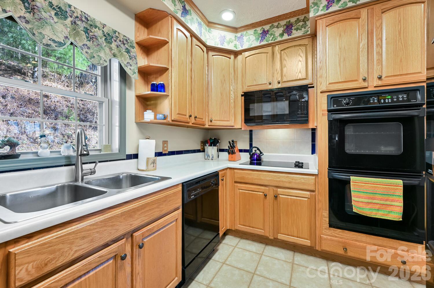 Single Family Residence at 2 Ruffed Grouse Drive, Weaverville, photo 8 of 38