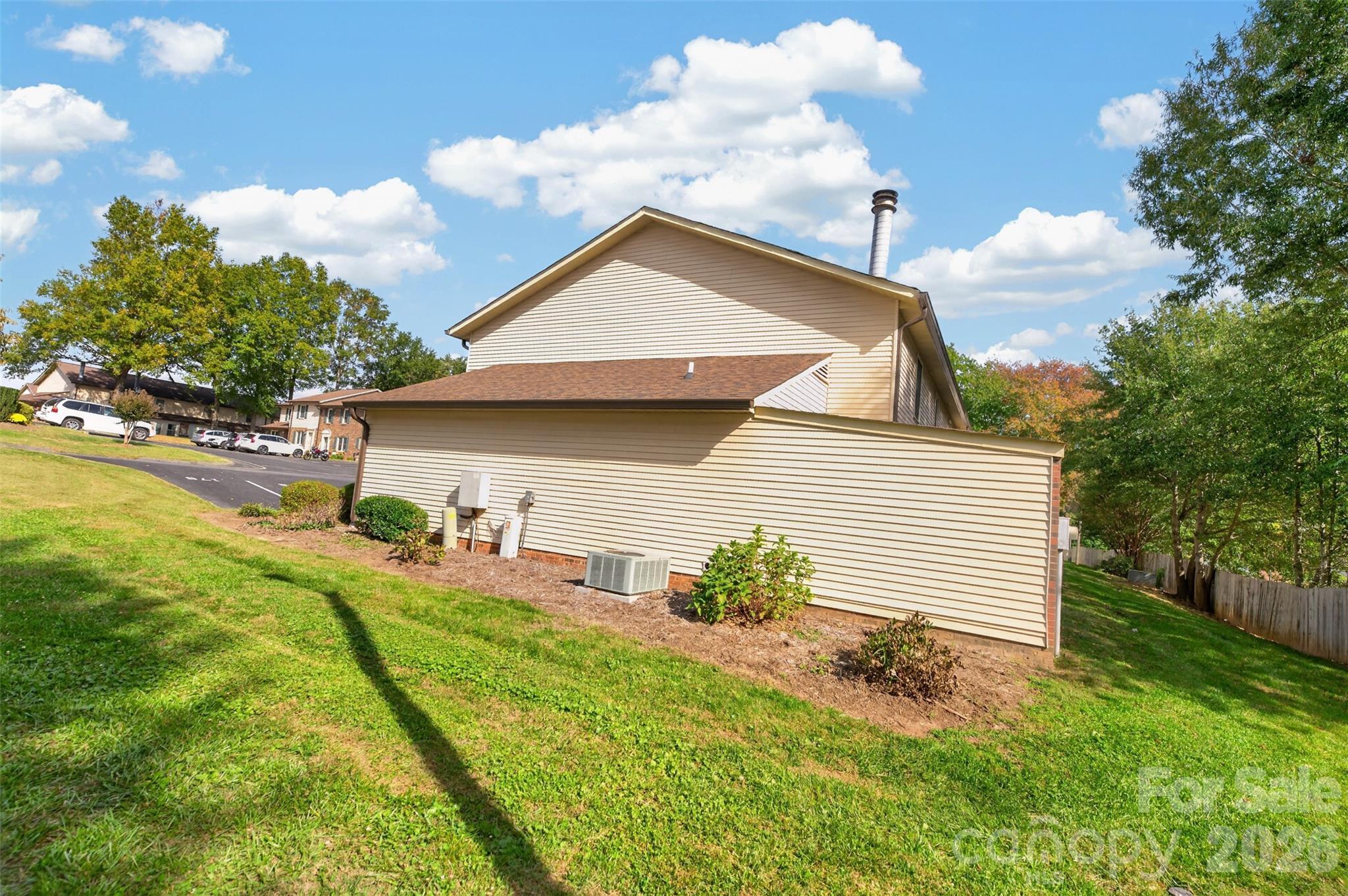 Townhouse at 1330 5th Street NE, Hickory, photo 6 of 39