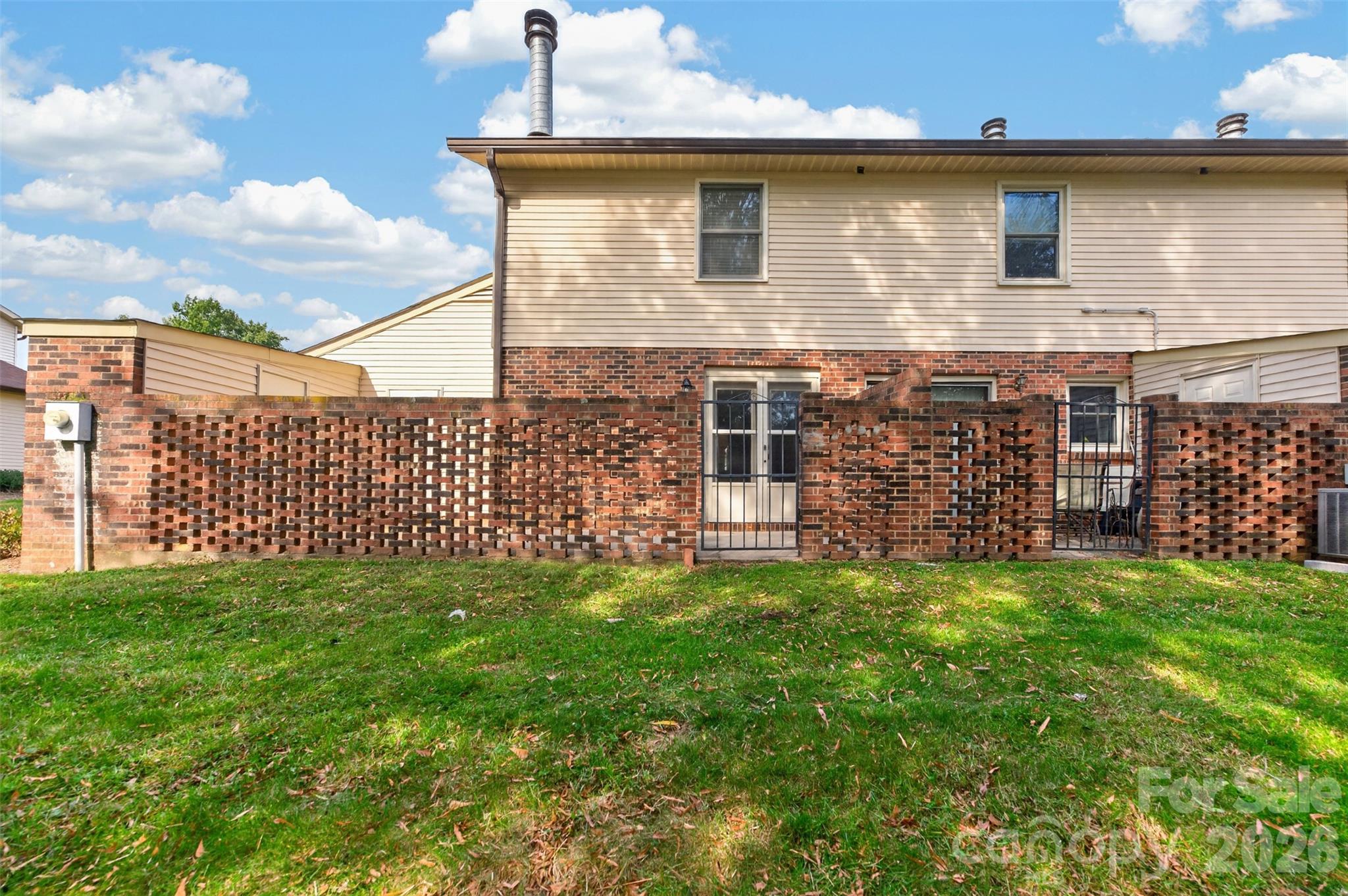 Townhouse at 1330 5th Street NE, Hickory, photo 9 of 39