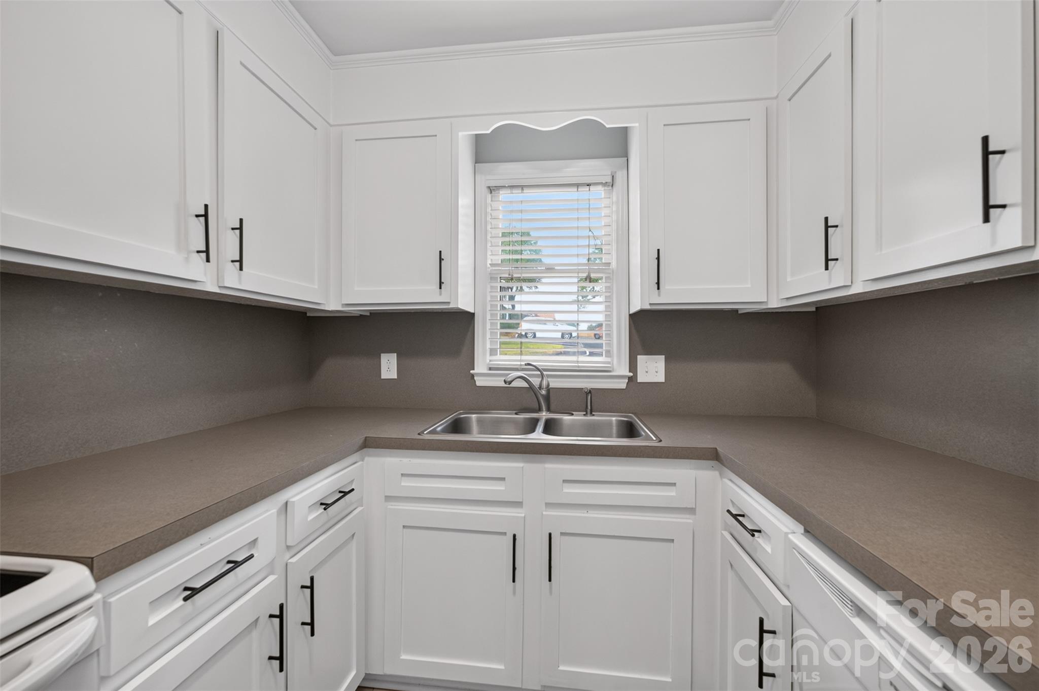 Townhouse at 1330 5th Street NE, Hickory, photo 19 of 39