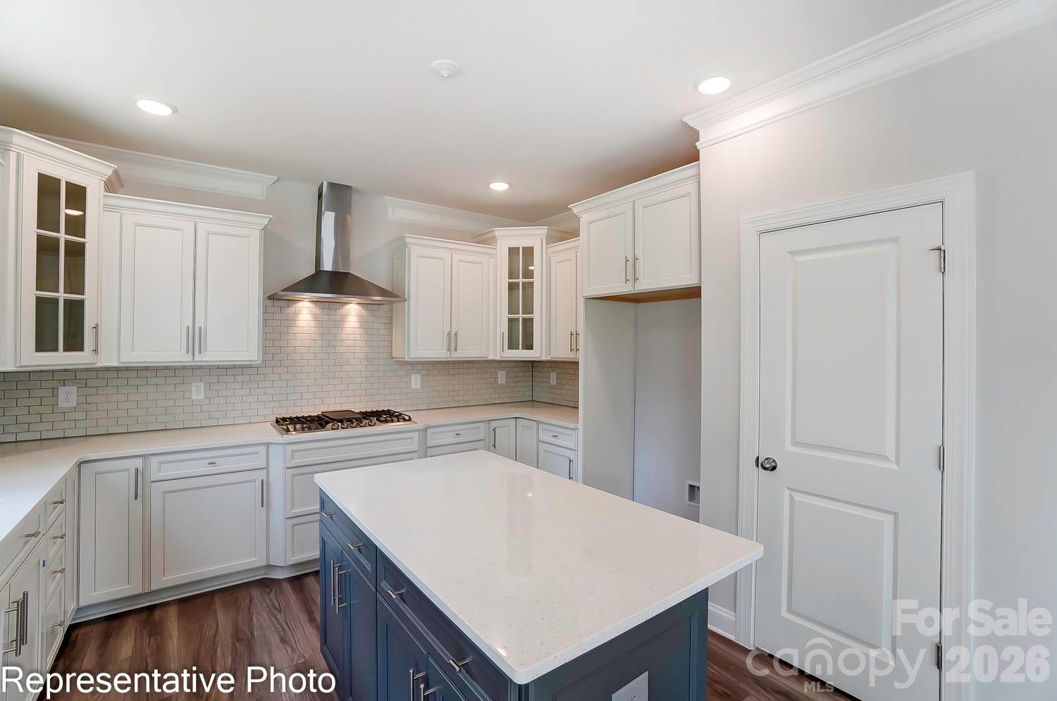 Single Family Residence at 13820 Yadkin River Drive, Huntersville, photo 5 of 33