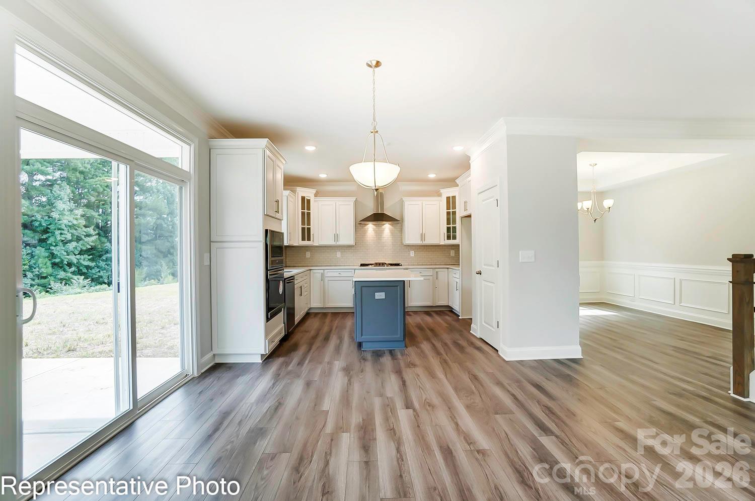 Single Family Residence at 13820 Yadkin River Drive, Huntersville, photo 9 of 33