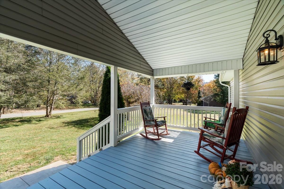Single Family Residence at 11 Spring Lake Drive, Fletcher, photo 7 of 41