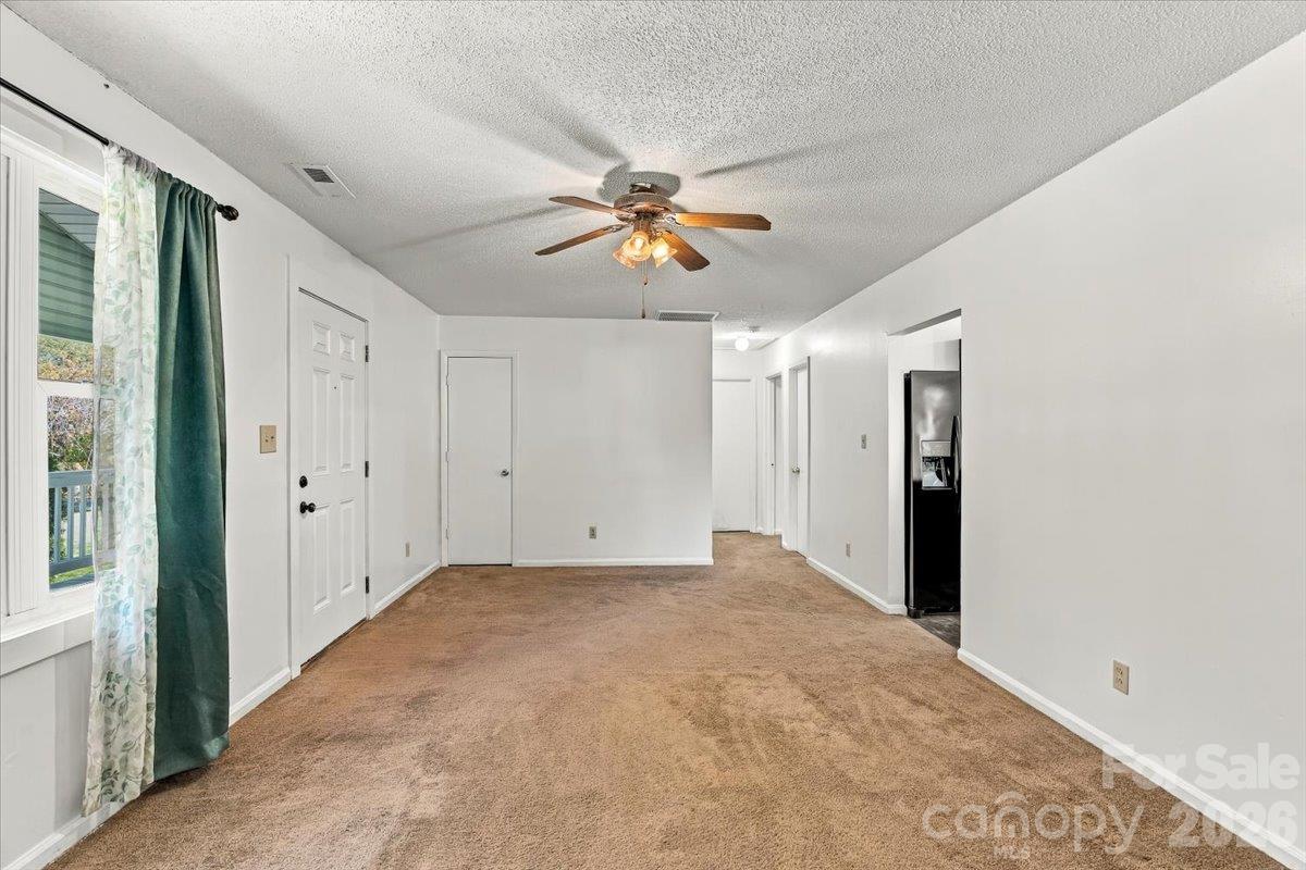 Single Family Residence at 11 Spring Lake Drive, Fletcher, photo 10 of 41