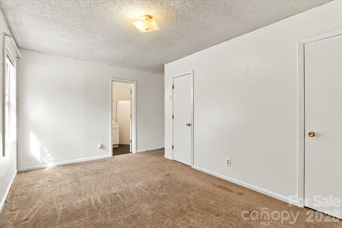 Single Family Residence at 11 Spring Lake Drive, Fletcher, photo 18 of 41