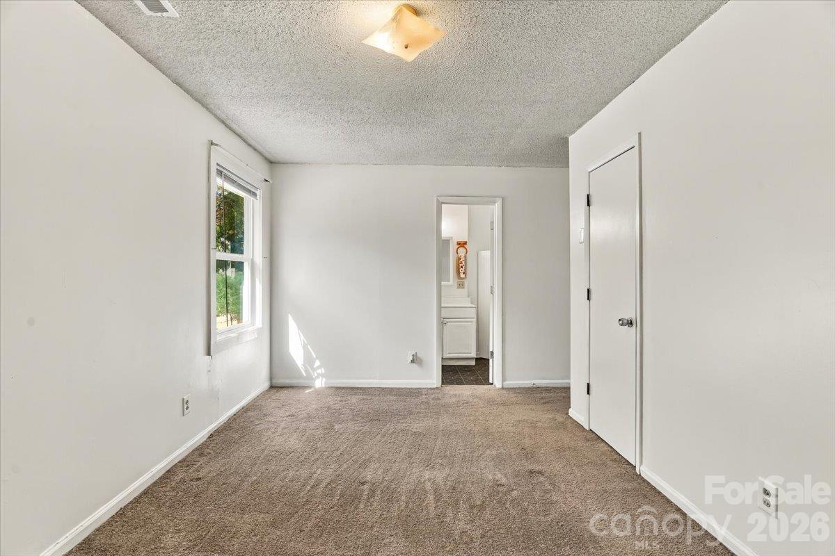 Single Family Residence at 11 Spring Lake Drive, Fletcher, photo 19 of 41