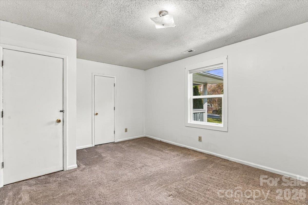 Single Family Residence at 11 Spring Lake Drive, Fletcher, photo 26 of 41