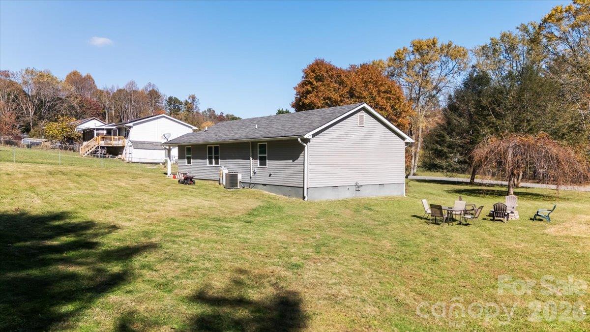 Single Family Residence at 11 Spring Lake Drive, Fletcher, photo 29 of 41