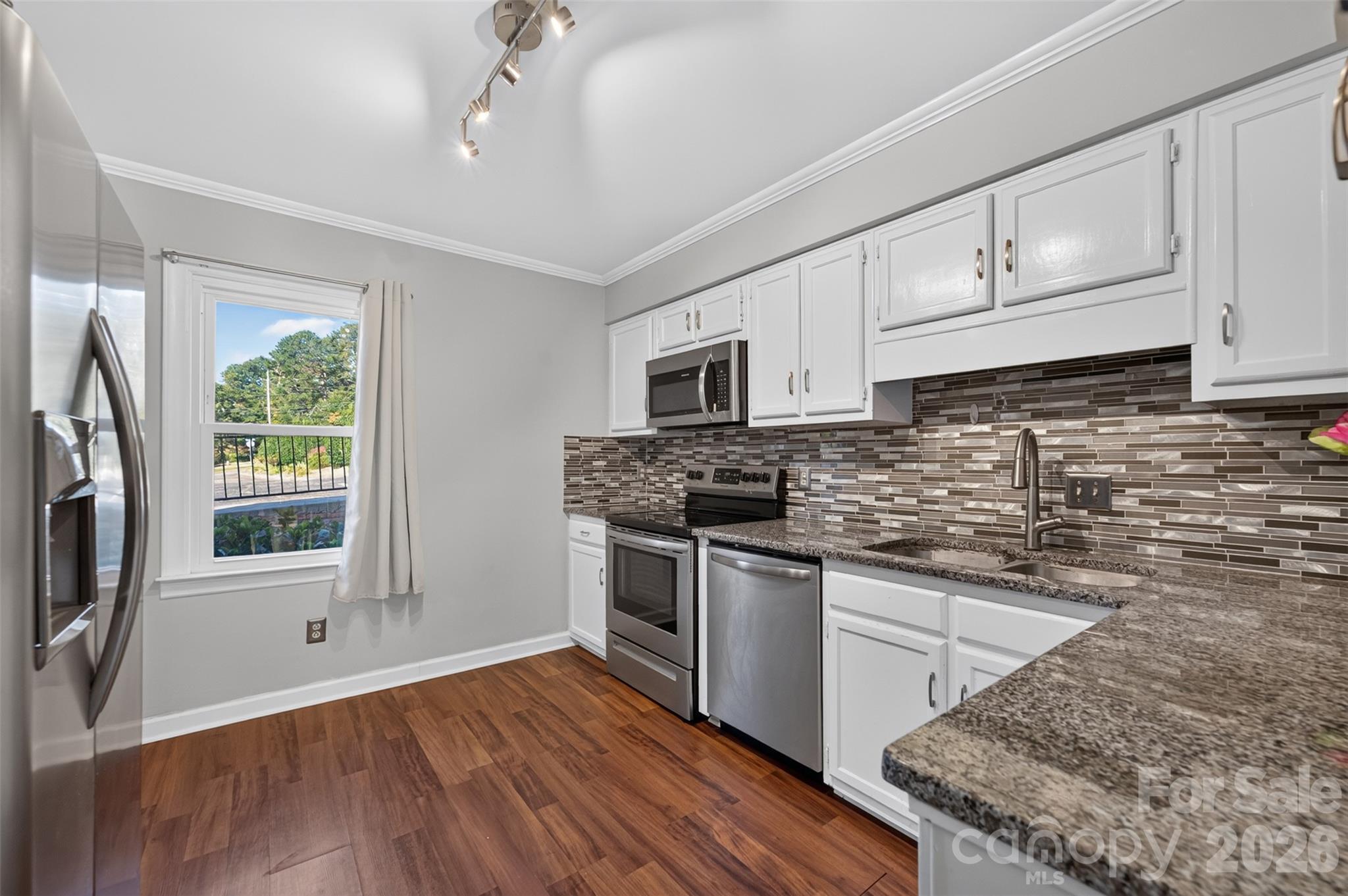 Townhouse at 2705 N Center Street, Hickory, photo 9 of 24