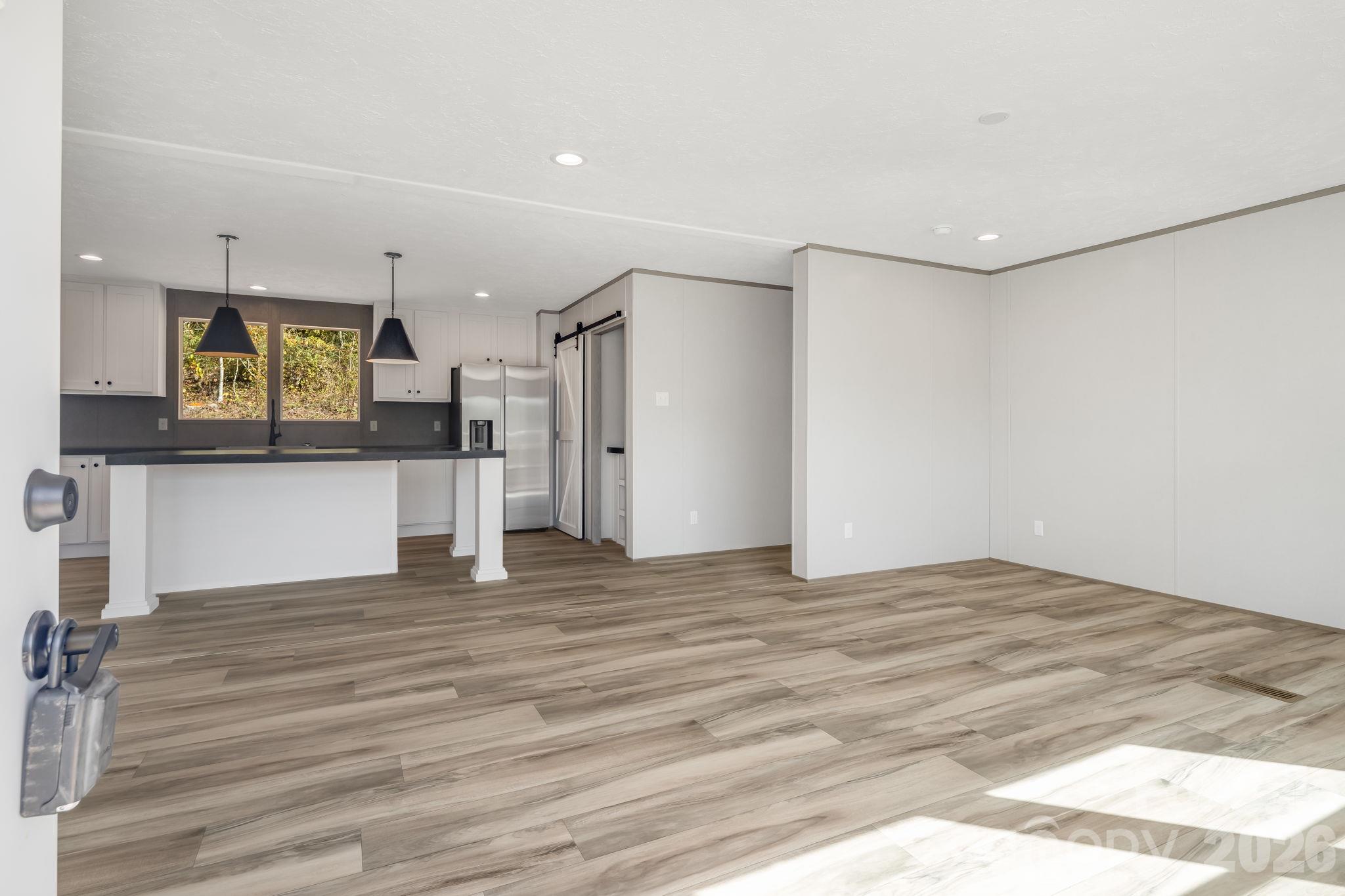 Single Family Residence at 109 Hunter Knoll, Marshall, photo 9 of 36