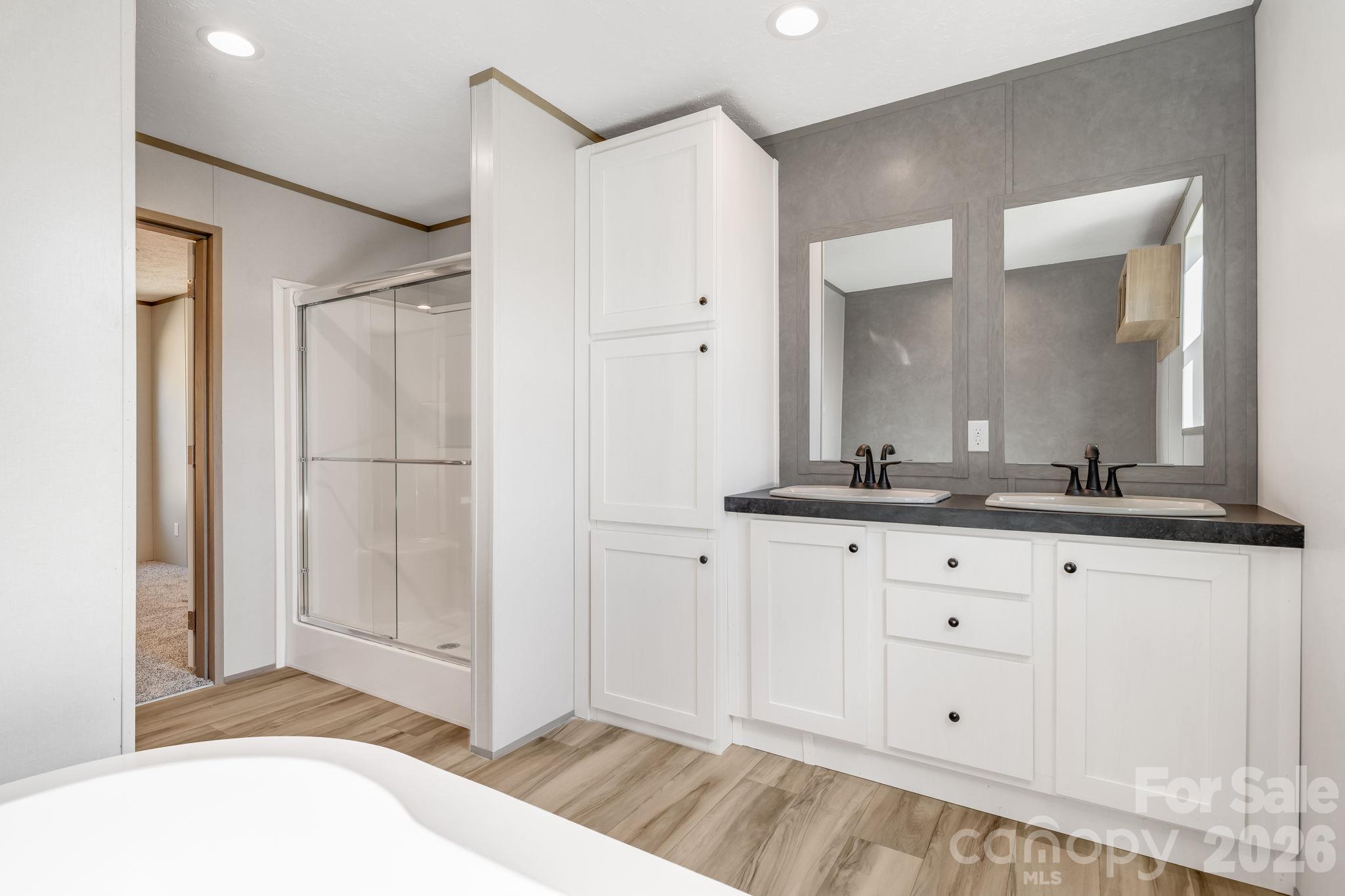 Single Family Residence at 109 Hunter Knoll, Marshall, photo 24 of 36