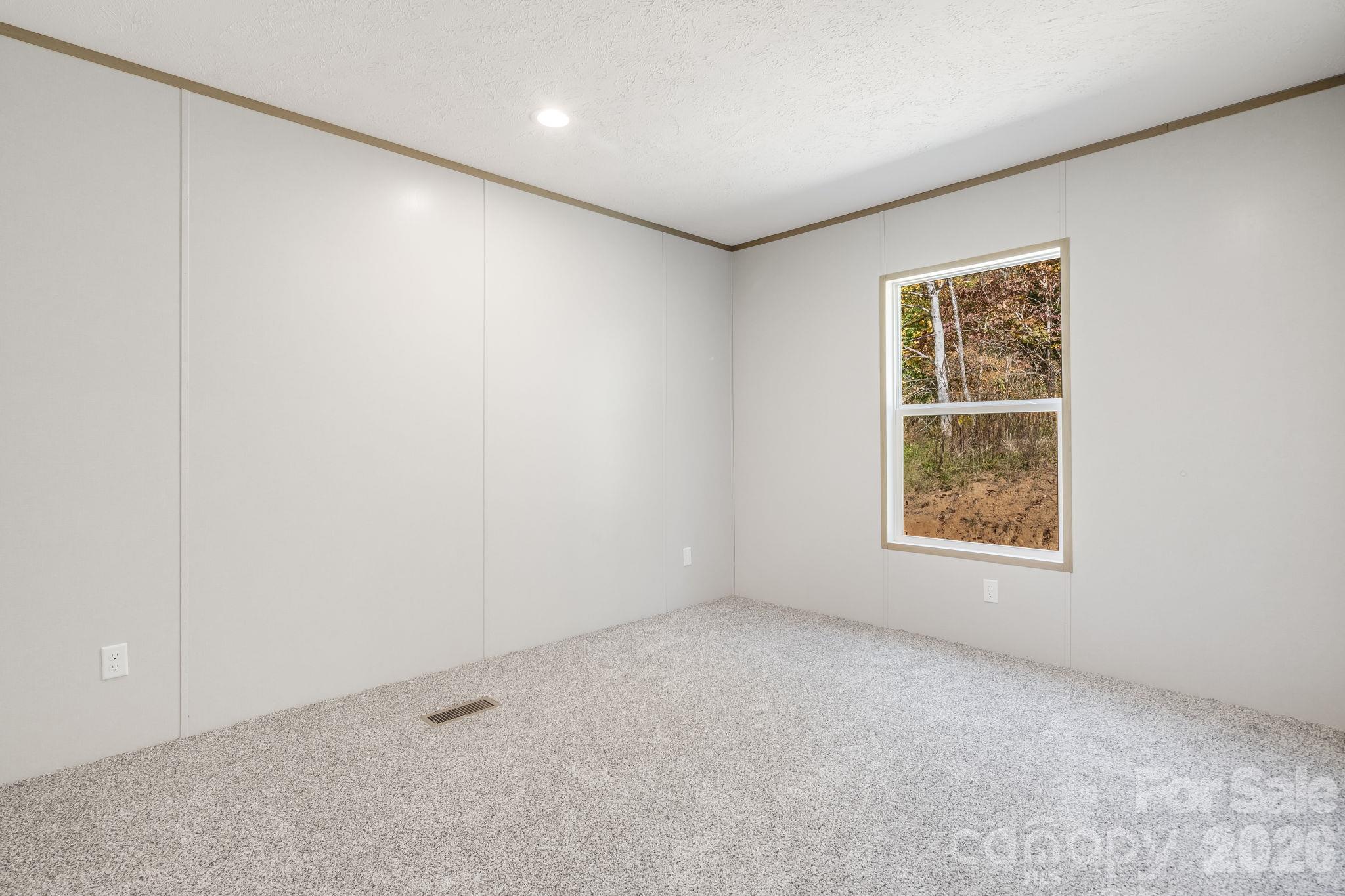 Single Family Residence at 109 Hunter Knoll, Marshall, photo 26 of 36