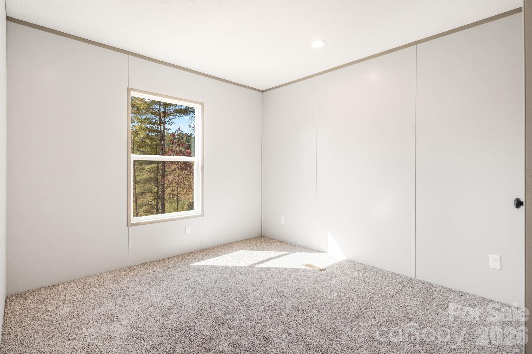 Single Family Residence at 109 Hunter Knoll, Marshall, photo 30 of 36