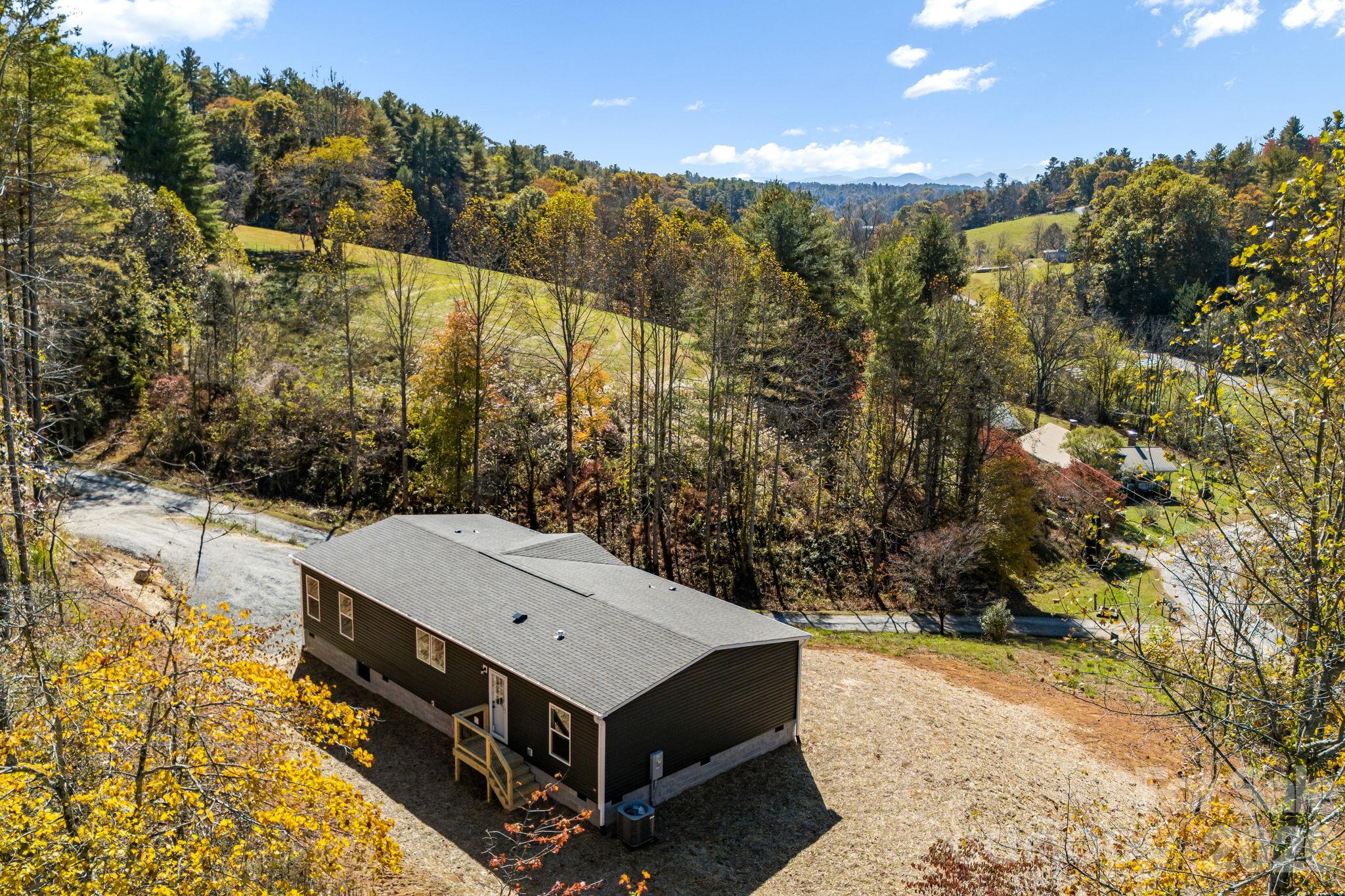 Single Family Residence at 109 Hunter Knoll, Marshall, photo 34 of 36