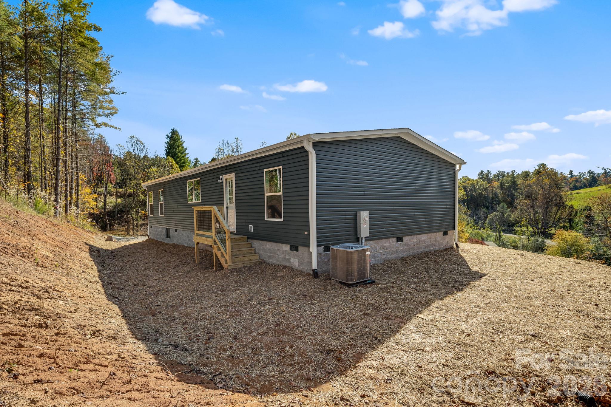 Single Family Residence at 109 Hunter Knoll, Marshall, photo 36 of 36
