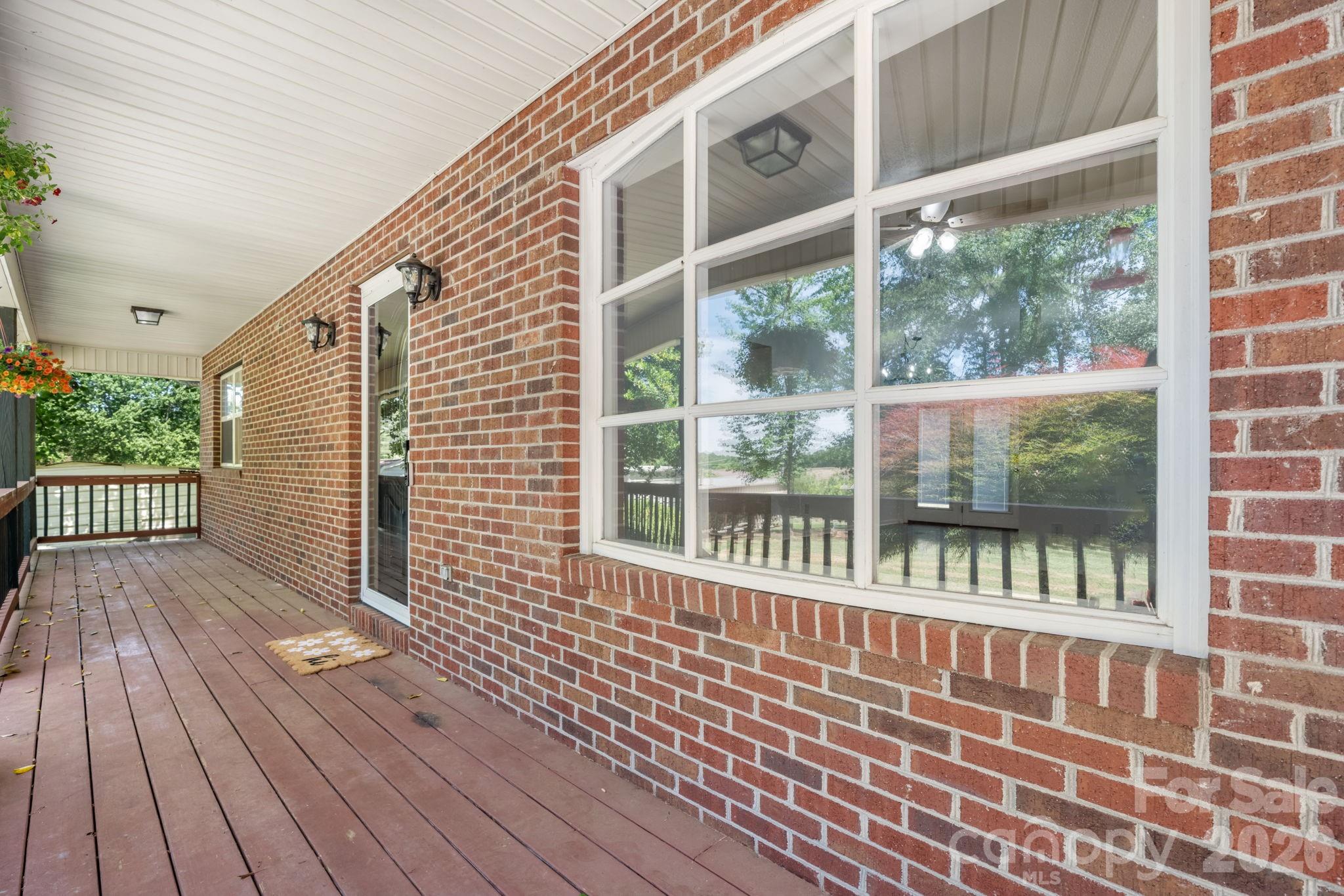 Single Family Residence at 119 Nevermore Lane, Statesville, photo 8 of 36