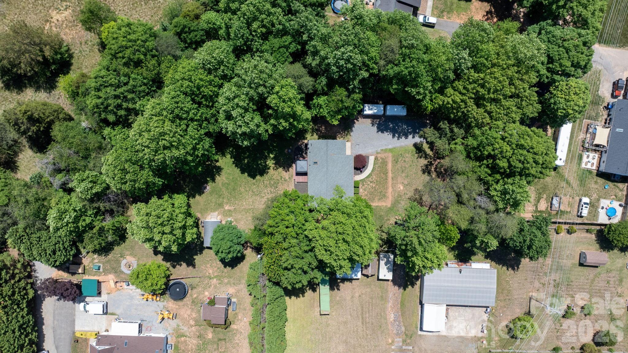 Single Family Residence at 119 Nevermore Lane, Statesville, photo 12 of 36