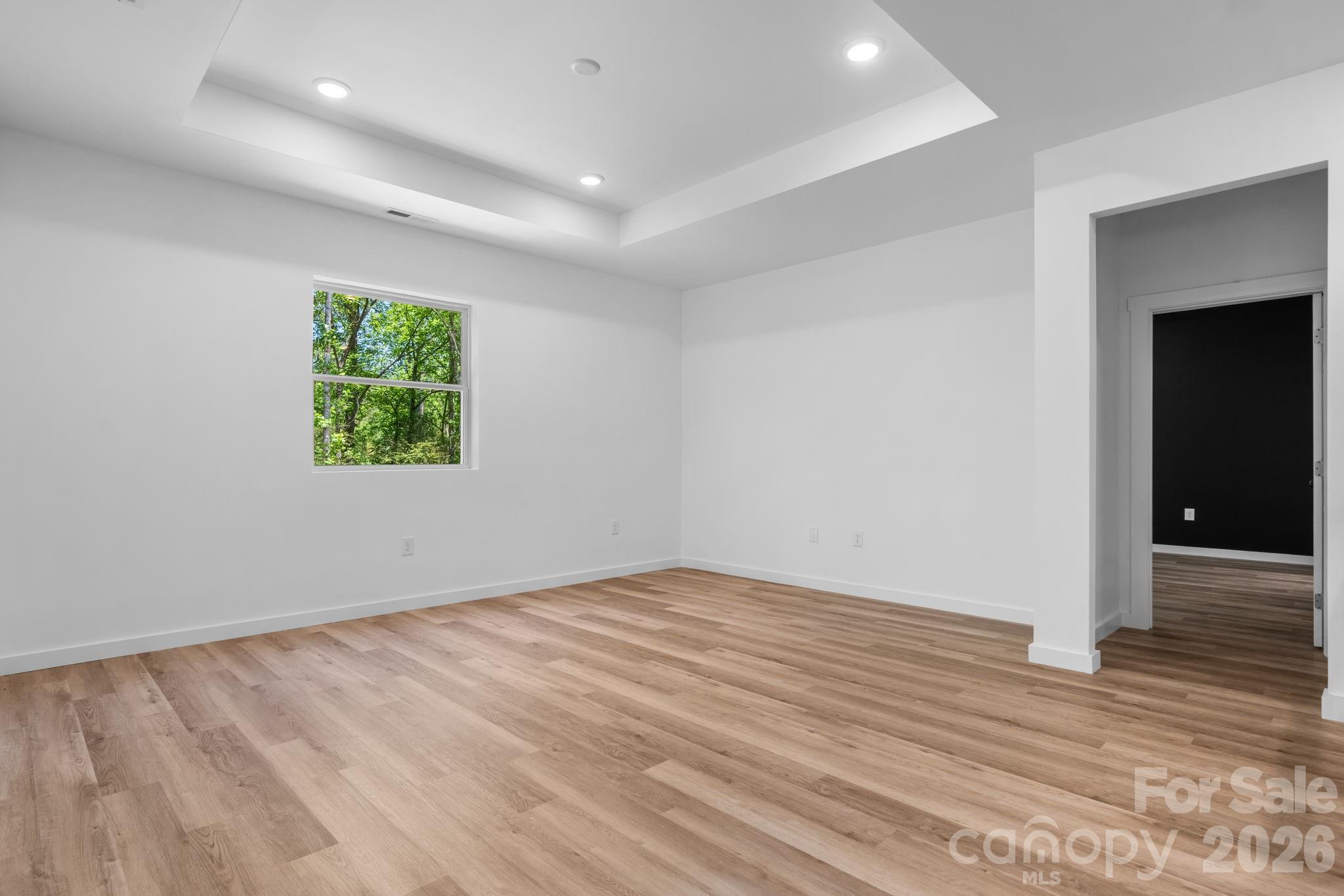 Single Family Residence at 41 Tennyson Drive, Taylorsville, photo 5 of 42