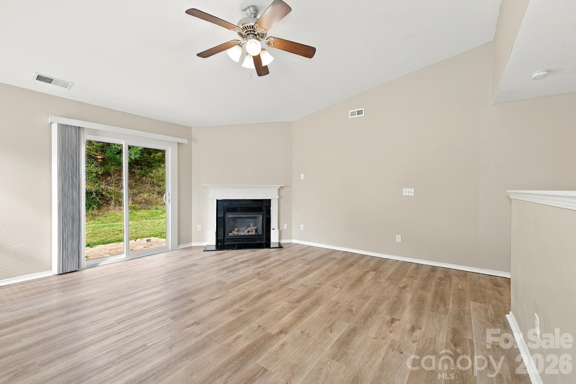 Single Family Residence at 11069 Dry Stone Drive, Huntersville, photo 3 of 15