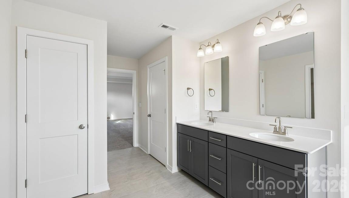 Single Family Residence at 4151 Round Table Drive, Gastonia, photo 29 of 40