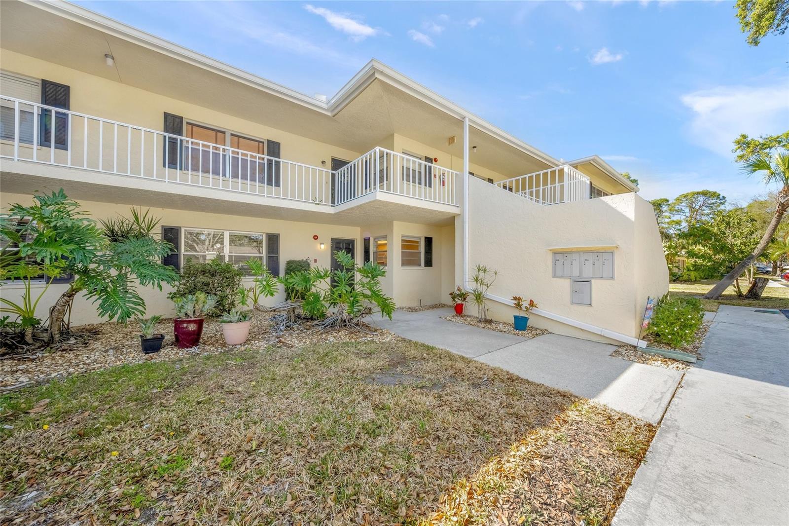 7860 PALM AIRE LN #105
