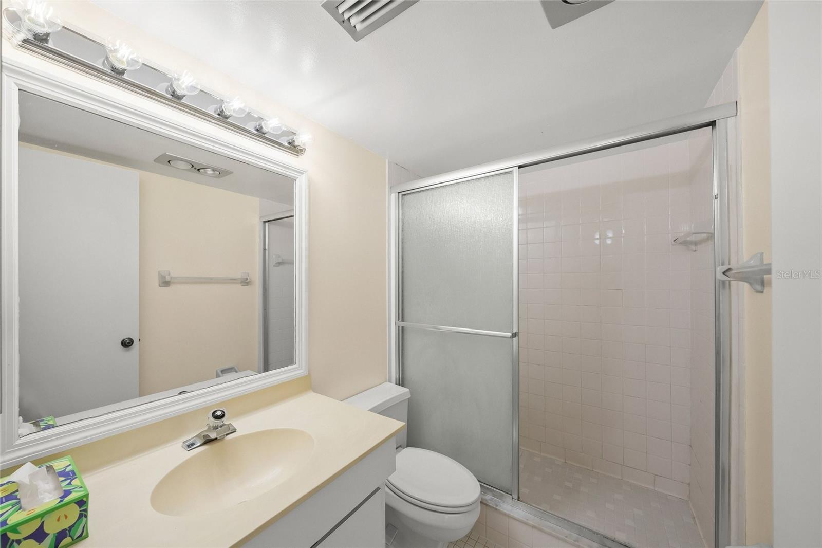 Condominium at 7860 PALM AIRE LN #105, SARASOTA, photo 19 of 42